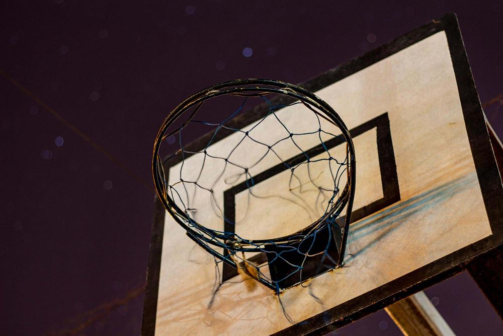 Basketball hoop