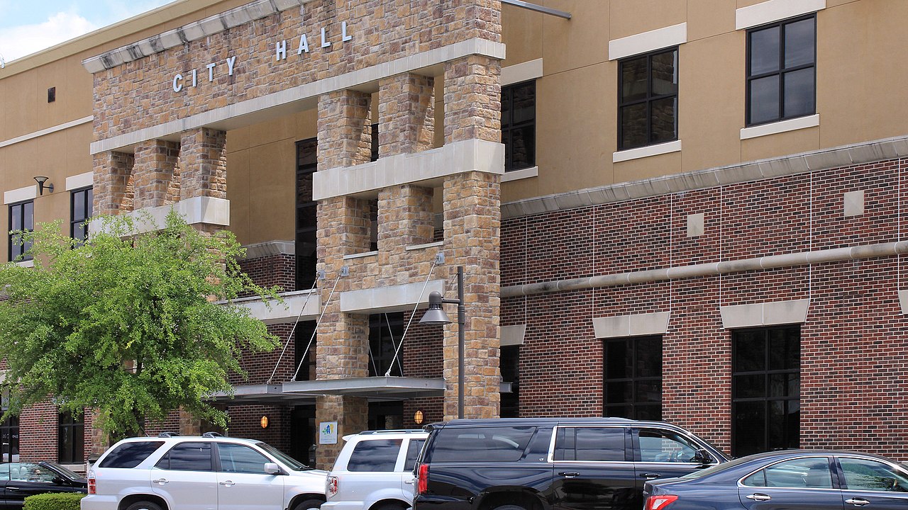 Shopping and Dining at Hill Country Galleria