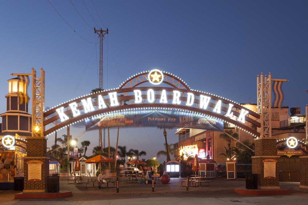 Kemah Boardwalk entrance at night