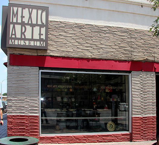 Mexic-Arte Museum's storefront
