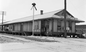 Railroad-Station-McKinney-Texas-780x470-1-300x181
