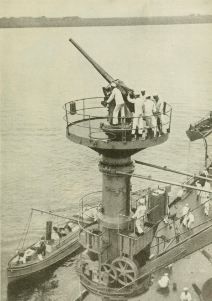 USS Texas (BB-35) during the installation of its anti-aircraft gun in 1916