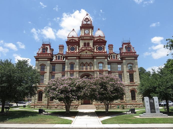 Caldwell_County_Courthouse_2018