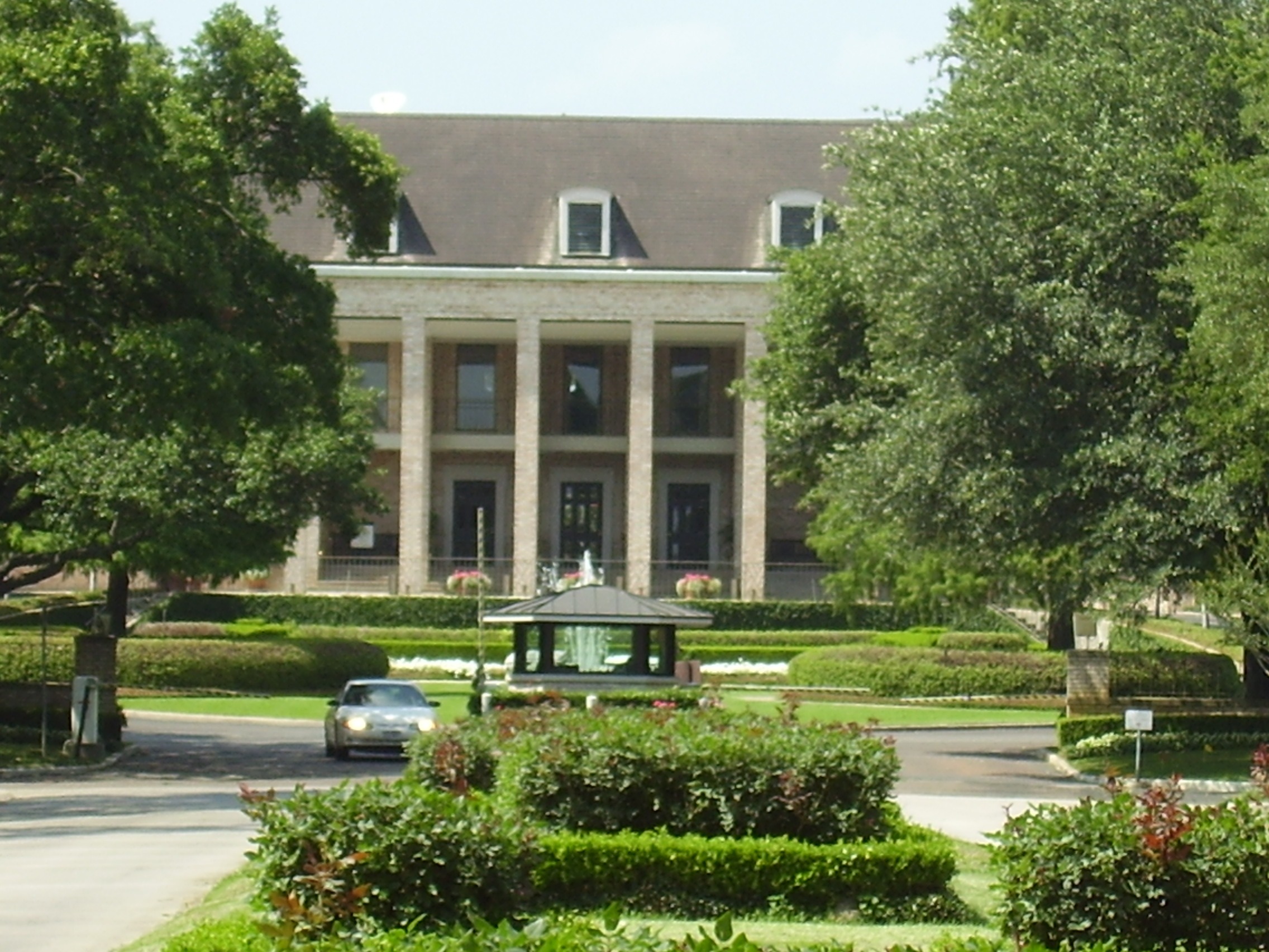 River Oaks Country Club