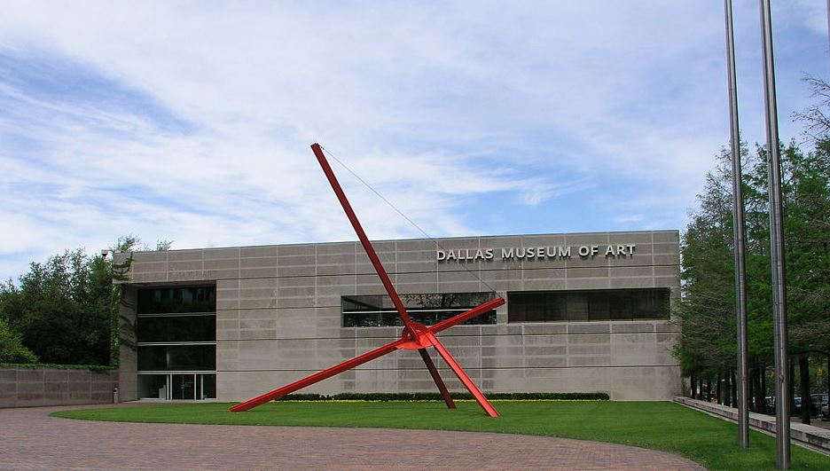 the Dallas Museum of Art sculpture garden