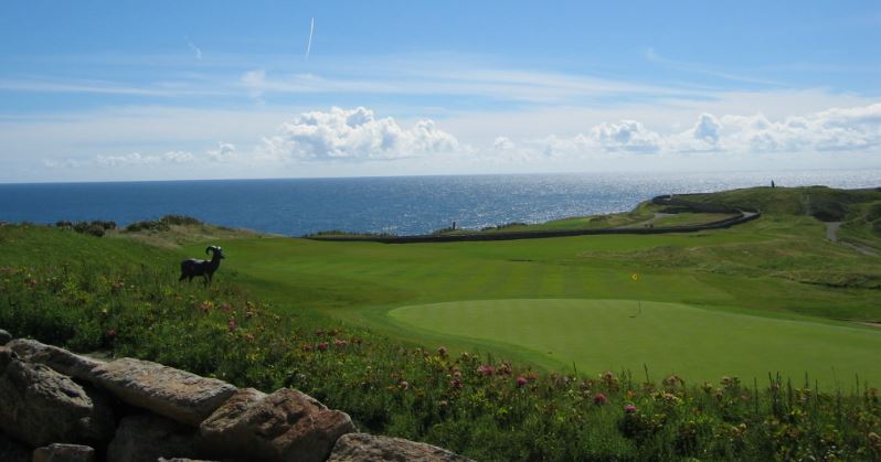 link-style golf course overlooking the sea