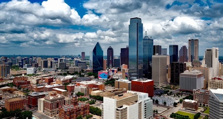Dallas-Texas-tall-buildings-cloudy-sky