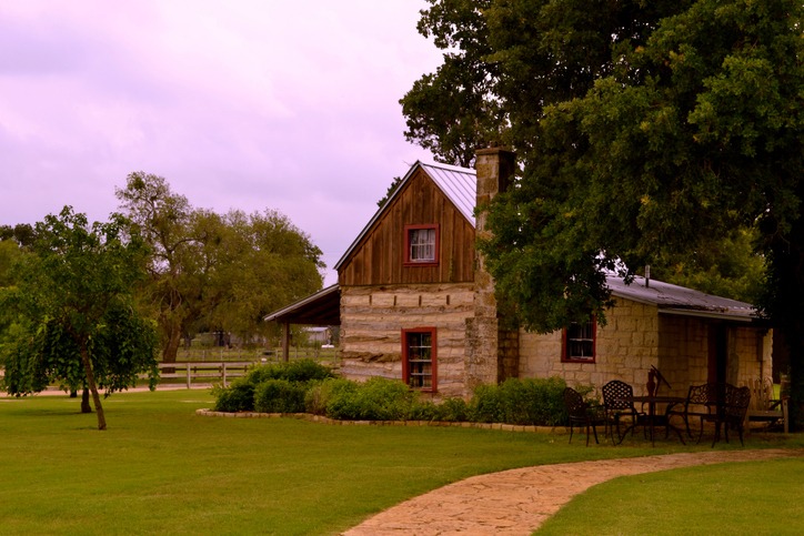 a barn on Becker Vineyard
