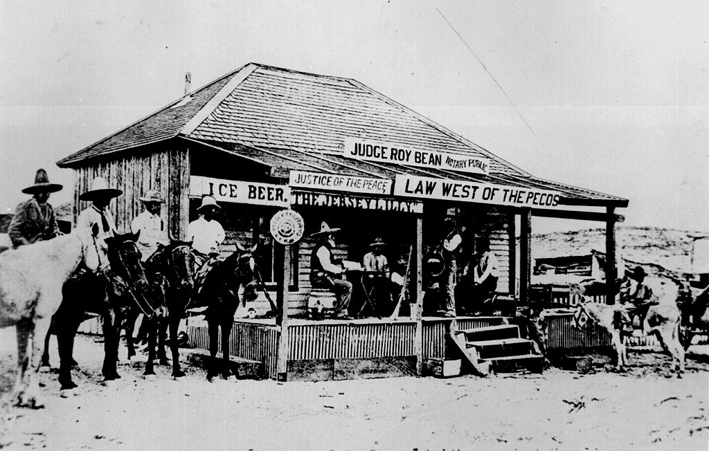 Roy Bean holding court