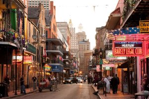 Houston to New Orleans Road Trip Itinerary: Best Stops and Travel Tips